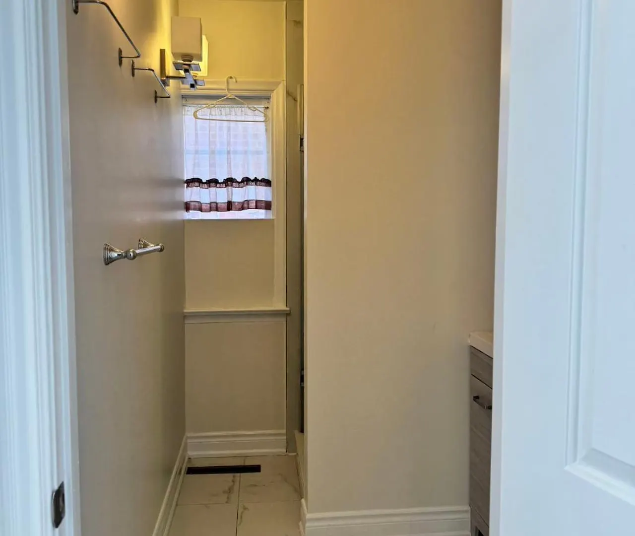 Queen Bedroom Near Finch Subway Toronto 0*,  Canada